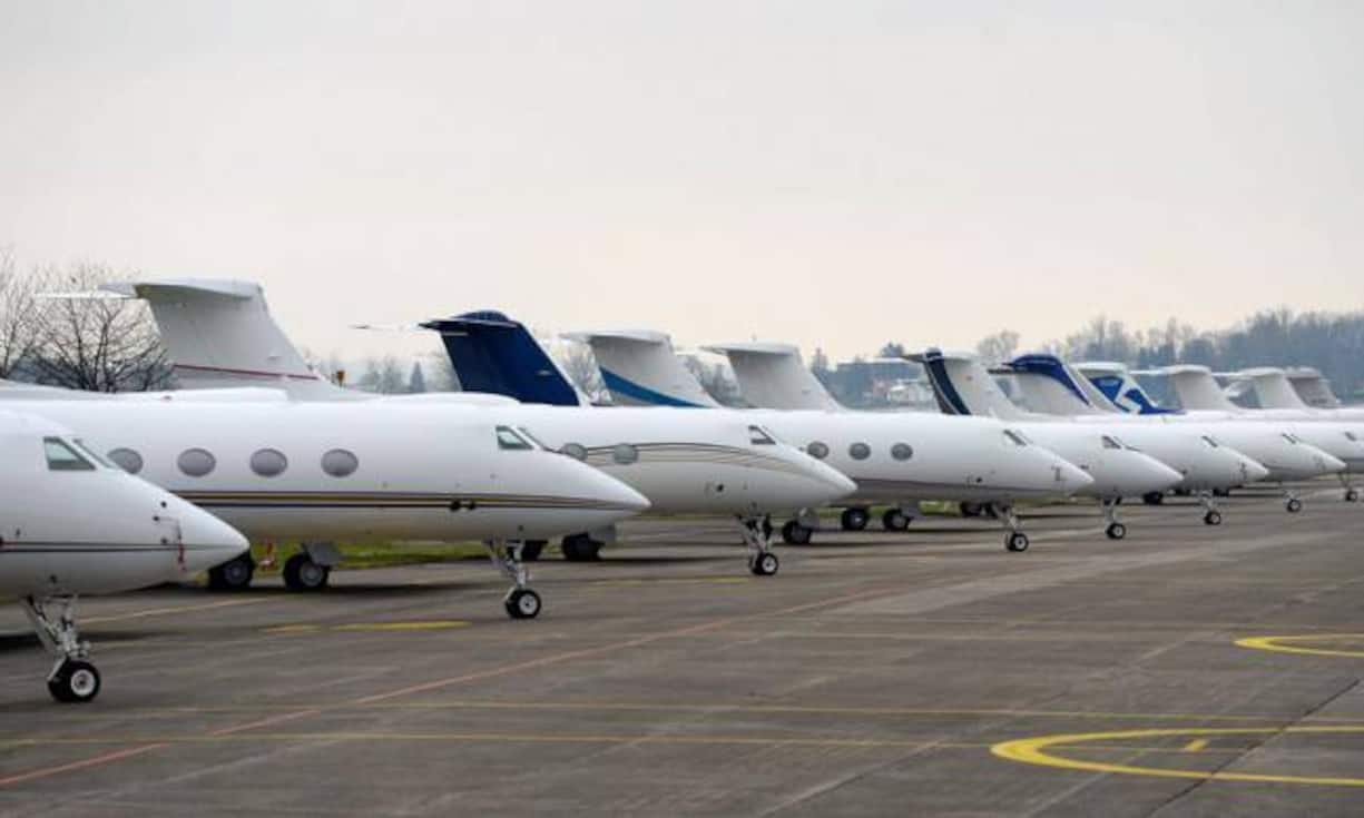 Parkierte Jets der Teilnehmer auf dem Flugplatz Dübendorf (ZH).
