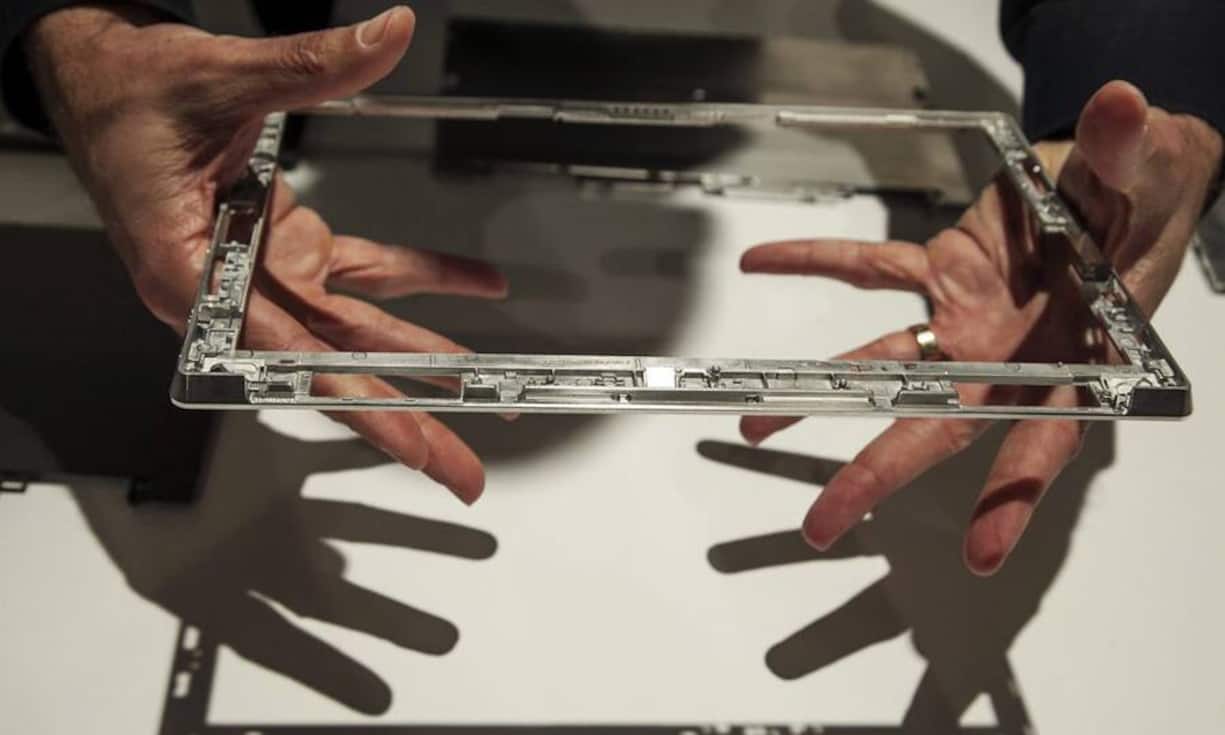 ... so von innen. Hier zu sehen: der innere Metalrahmen des Surface.