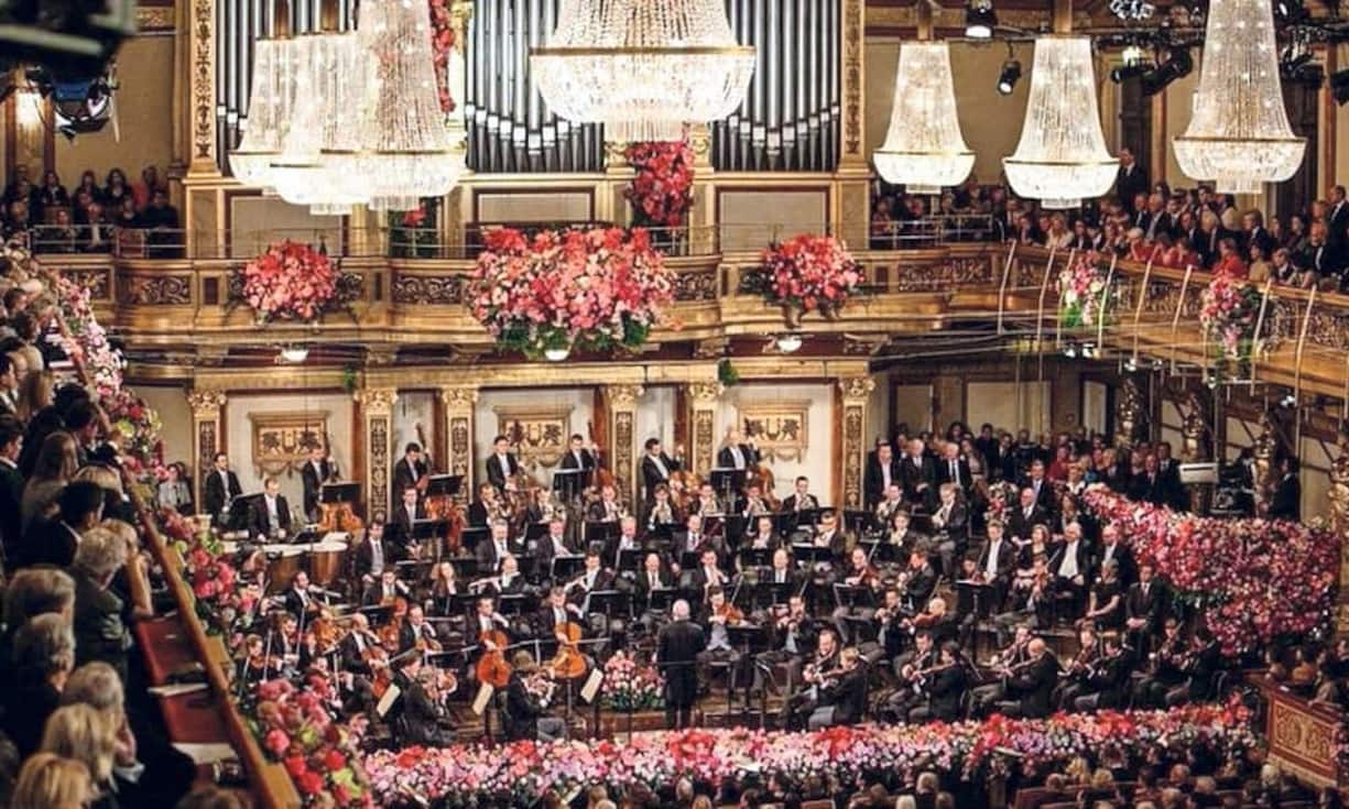 Neujahrskonzert 2015: Wer oft geschäftlich in Österreichs Hauptstadt ist, hat sicher schon davon geträumt, einmal im Leben das Neujahrskonzert der Wiener Philharmoniker zu erleben. Der Schweizer Spezialist Elegant Resorts macht dies am 1. Januar 2015 möglich. Die Arrangements umfassen Karten bester Kategorie und fünf Übernachtungen im Hotel Sacher. Special im Fünfsternehotel mit Frühstücksbuffet Pro Person ab 6920 Euro