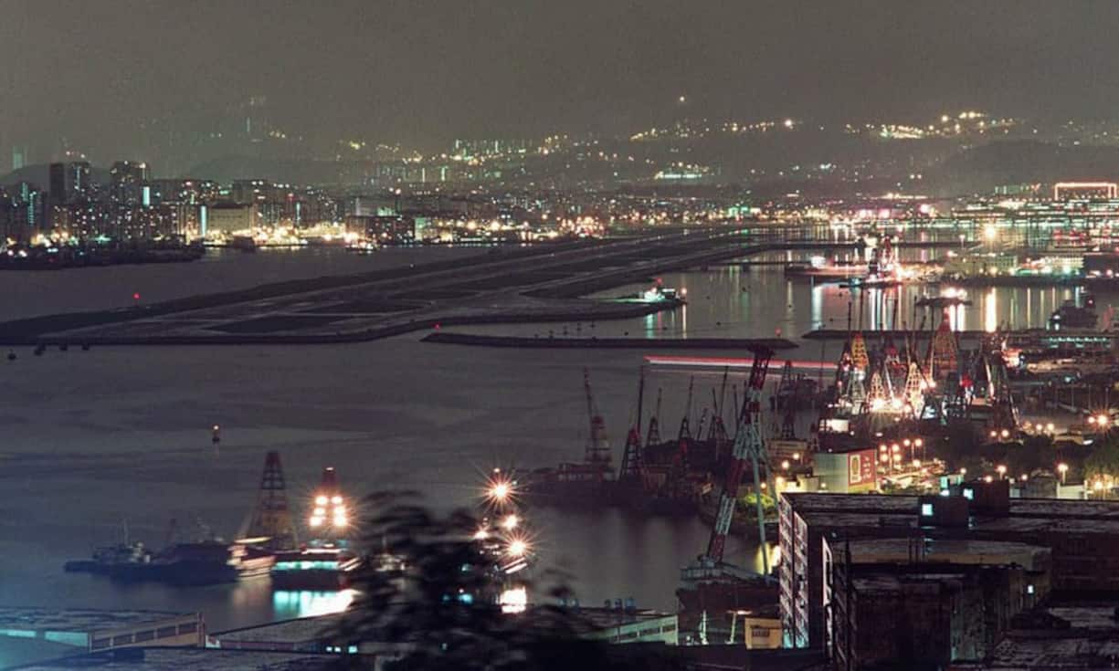 Platz 3: Hong Kong International Airport (HKG). Es ist der größte Flughafen Hongkongs und der größte Frachtflughafen der Welt: Der Hong Kong International Airport eröffnet die Top 3 der besten Airports der Welt. Er erzielte im Jahr 2011 ein Passagieraufkommen von 53,3 Millionen und ist damit nach Peking der zweitgrößte Flughafen Chinas.