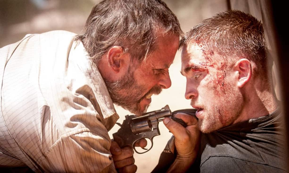 «The Rover» mit Guy Pearce und Robert Pattinson ist inszeniert als moderner Western in einer post-apokalyptschen Umgebung. Das Drama spielt in Australiens Outback in der nahen Zukunft. In Zürich zu sehen am Do., 02.10., im Arena 5 und am So., 05.10. im Corso 1.