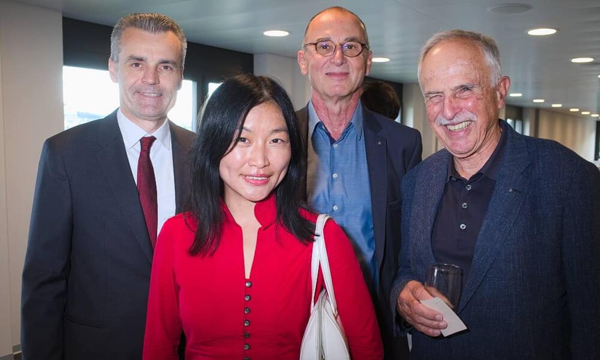 Andreas Bogenstätter, Leiter Private Banking, BEKB;
Han Yan, Dolmetscherin für Chinesisch;
André Born, VR, adesso Schweiz AG;
Dieter Jäggi, Berater