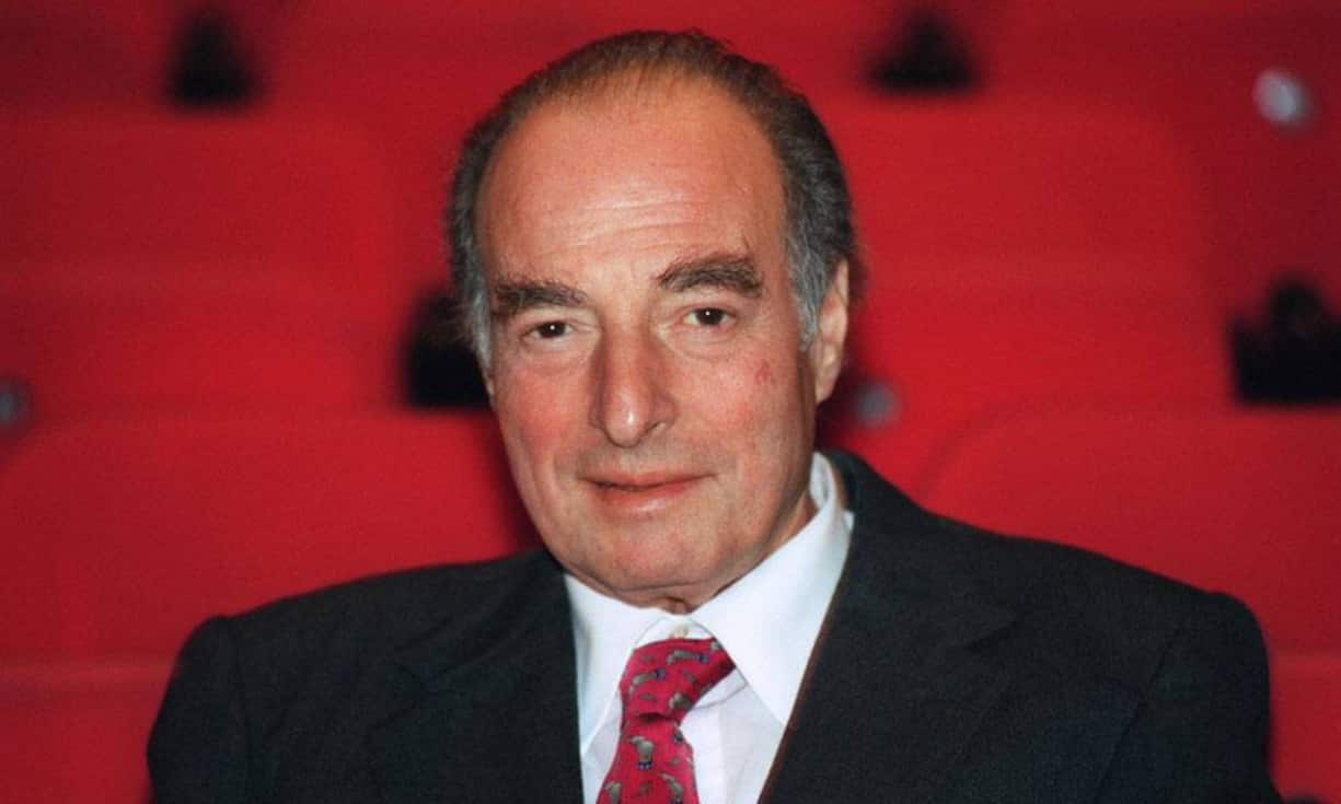 Richs Firmen waren jahrelang bedeutendste Rohöllieferant. Beschafft wurde das Öl im Iran - auch während des Importverbots der USA. Im Mai 2007 erhielt Marc Rich einen Ehrendoktortitel der Bar-Ilan-Universität in Tel Aviv.