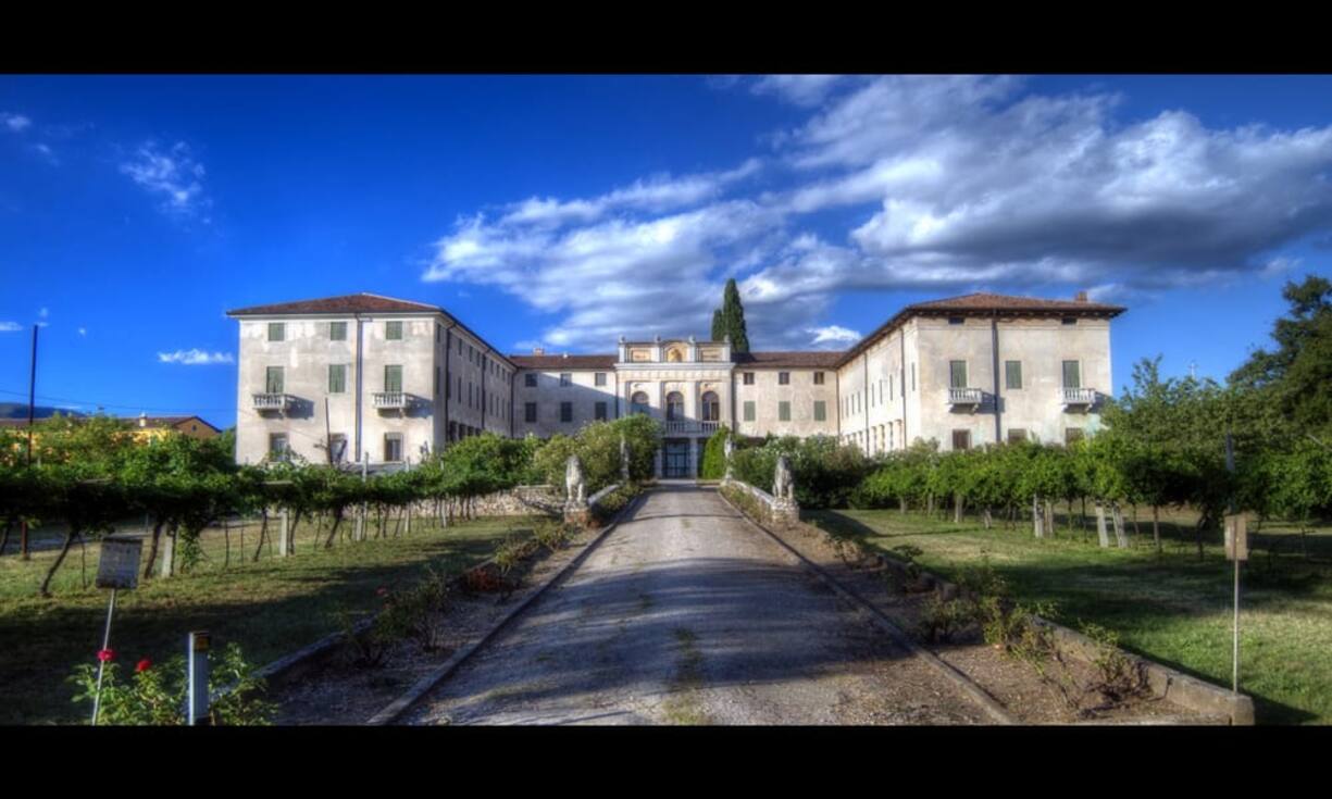 01.villa.jpg