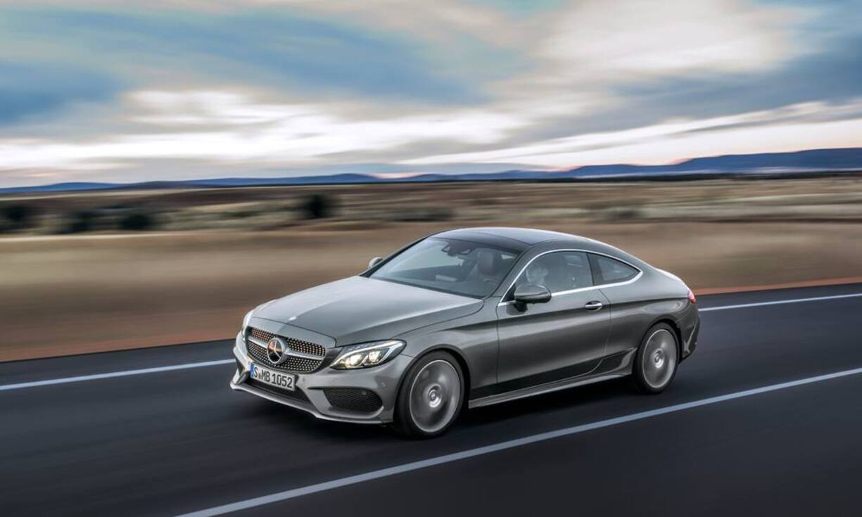 Mercedes C-Klasse-CoupéIm Vergleich zu seinem Vorgänger wächst das Coupé um knapp sechs Zentimeter in der Länge und um vier Zentimeter in der Breite.