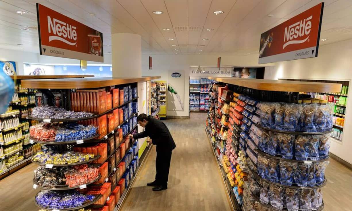 Platz 3: Nestlé Das Versprechen der Marke und die Realität driften bisweilen auseinander, was besonders am Beispiel Wasser von NGOs immer wieder thematisiert wird. Trotzdem steigt der Markenwert kontinuierlich: Nestlé hat die Präsenz in Asien erheblich verstärkt, etwa durch ein R&D Zentrum in Singapur. Auch China als zweitgrösster Markt spielt zunehmend eine wichtige Rolle. (7'238 Mio. Fr. / +9%)