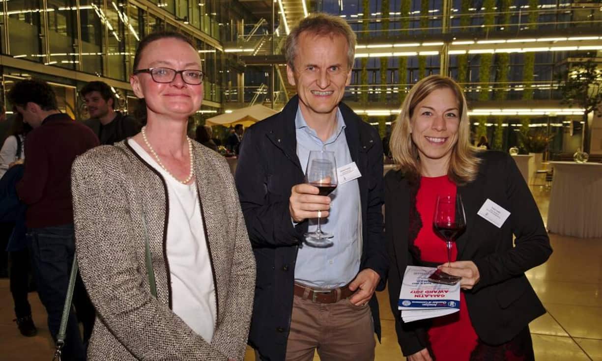 Tara F. Erath, Chargée d'Affaires, US-Embassy;
Oliver Coquoz, Program Manager,  Wyss Center for Bio and Neuroengineering;
Tracy Laabs, Assistant Director, Wyss Center for Bio and Neuroengineering