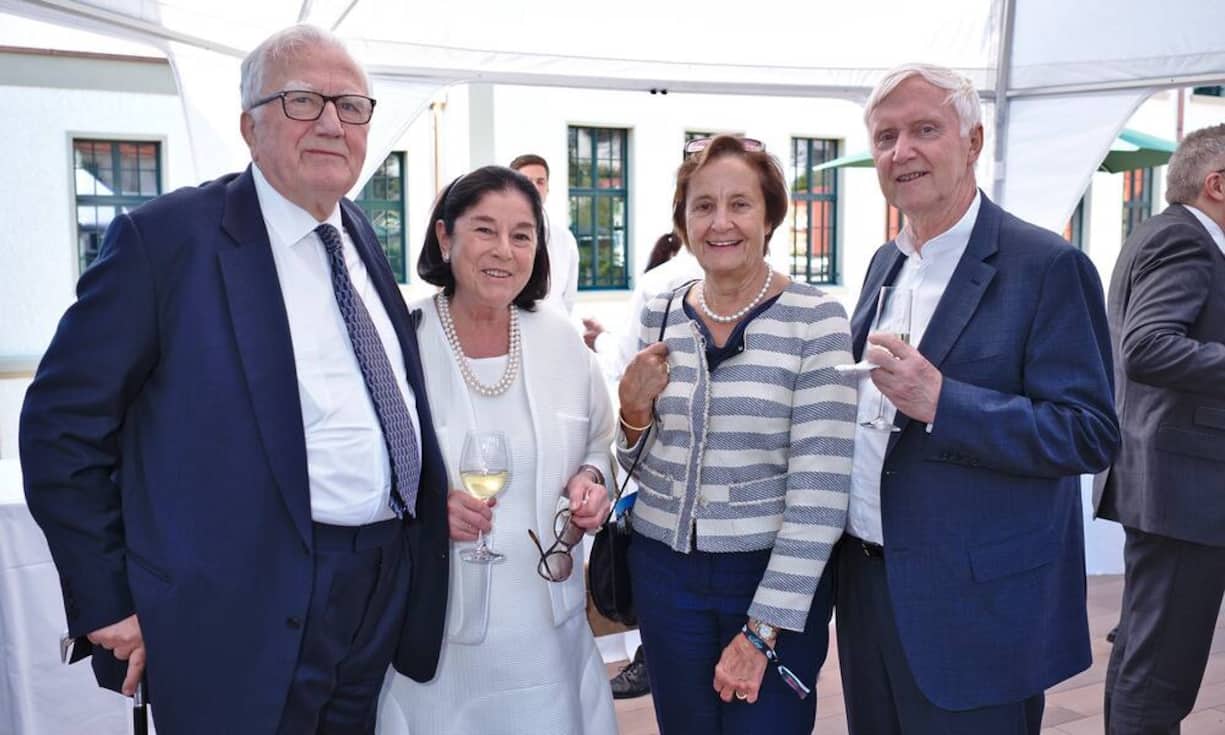 Fritz Gerber, Ehrenpräsident, Roche Holding AG;
Renata Gerber;
Rosmarie und Martin Ebner, Investoren