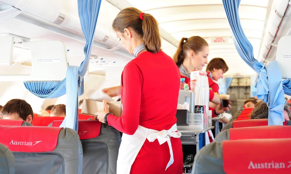 Was Passagiere im Flieger trinken:Austrian Air:
Wein: 420'000 Liter
Bier: 120'000 Liter
Champagner/Sekt: 49'840 Liter