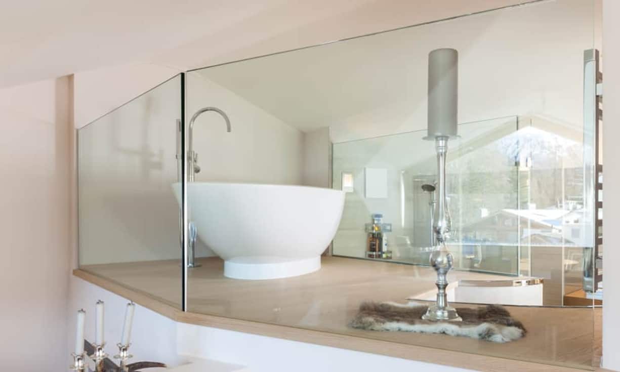 Die Inneneinrichtung ist exklusiv und abwechslungsreich gestaltet.