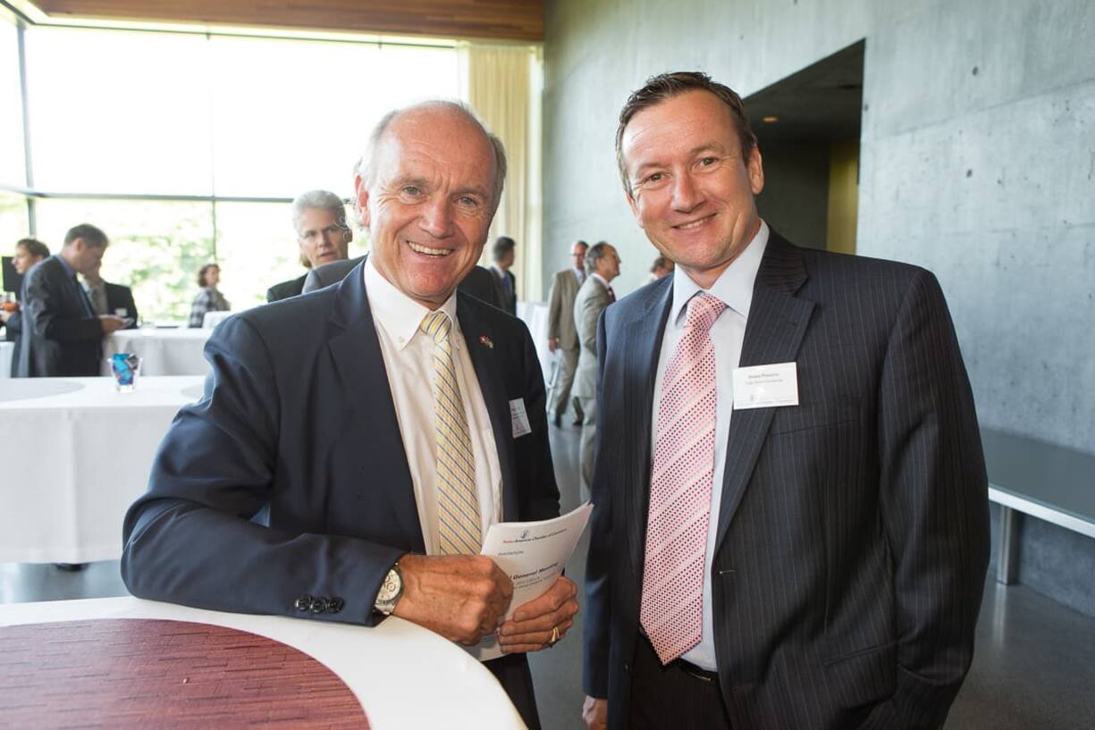 Walter P. Hölzle, Vice Chairman, PhRMA Pharmaceutical Research and Manufacturers Of America; Bruno Pirovino, Business Director, Cilag GmbH International