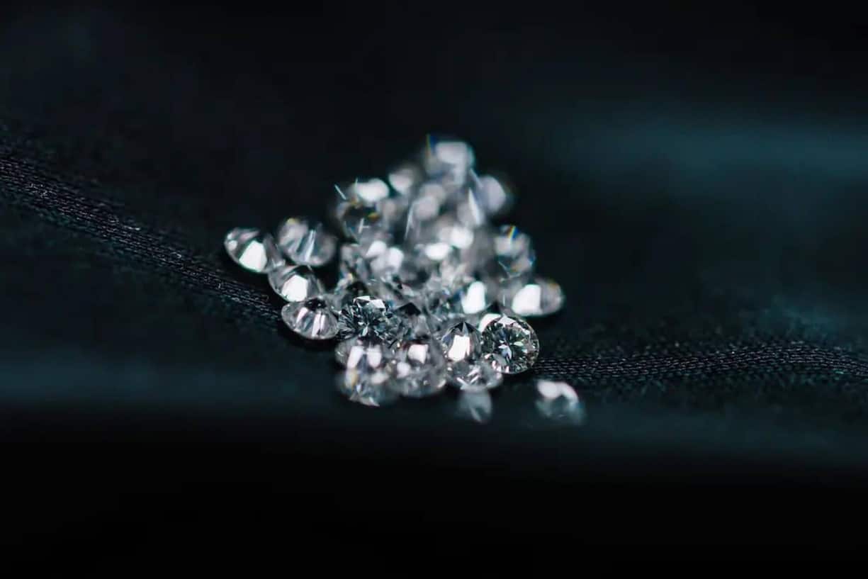 Experten brauchen Spezialgeräte, um Labordiamanten von natür­lichen zu unterscheiden.