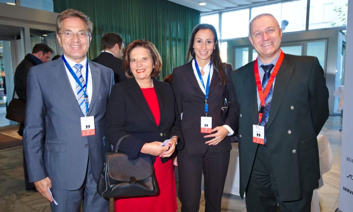 Heinz Knöpfel;
Margrit Knöpfel;
Stefania Boffa, Junior Kundenberaterin, Banca Popolare di Sandrio (Suisse) SA,
Daniel Kaufmann, Anlage-Vermögensberater, Banca Popolare di Sandrio (Suisse) SA