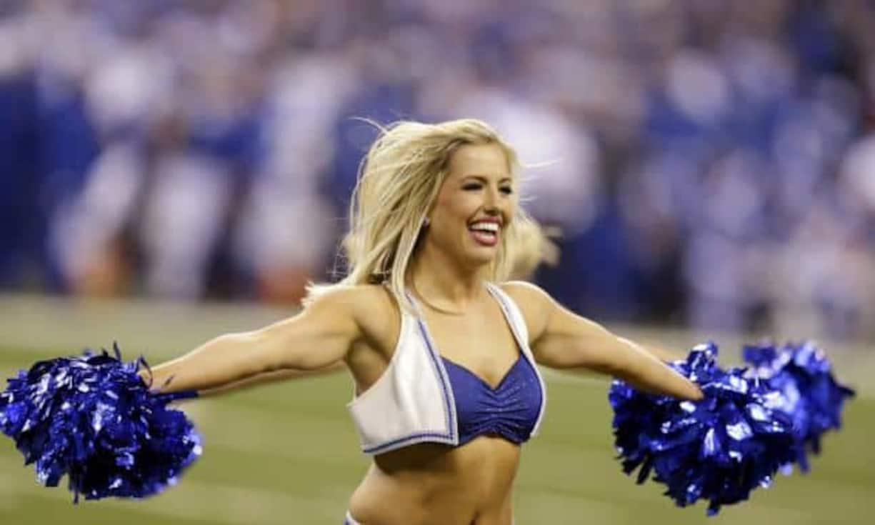 Die Kleidung mag ein bisschen knapper geworden sein...