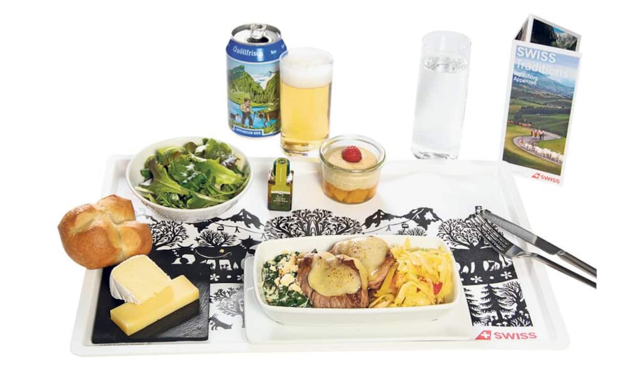 Appenzell an Bord: Diesen Frühling fliegen Kreationen aus dem Appenzellerland bei der Swiss mit. Die Spitzenköchin Silvia Manser vom Restaurant Truube in Gais war Inspirationsquelle für die Menüs, die in der First und Business Class auf den Langstreckenflügen aus der Schweiz angeboten werden. Zudem sind Appenzeller Spezialitäten vom 7. bis 20. Mai 2014 in der Business Class auf ausgewählten Europaflügen erhältlich (im Bild). Swiss Taste of Switzerland Preis je nach Strecke.