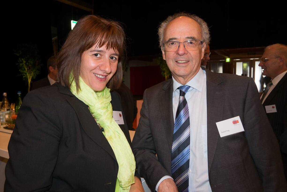 Jasmin Staiblin, Vorsitzende der Geschäftsleitung ABB Schweiz AG; Rudolf Hug, Präsident des Verwaltungsrates HT-Holding AG