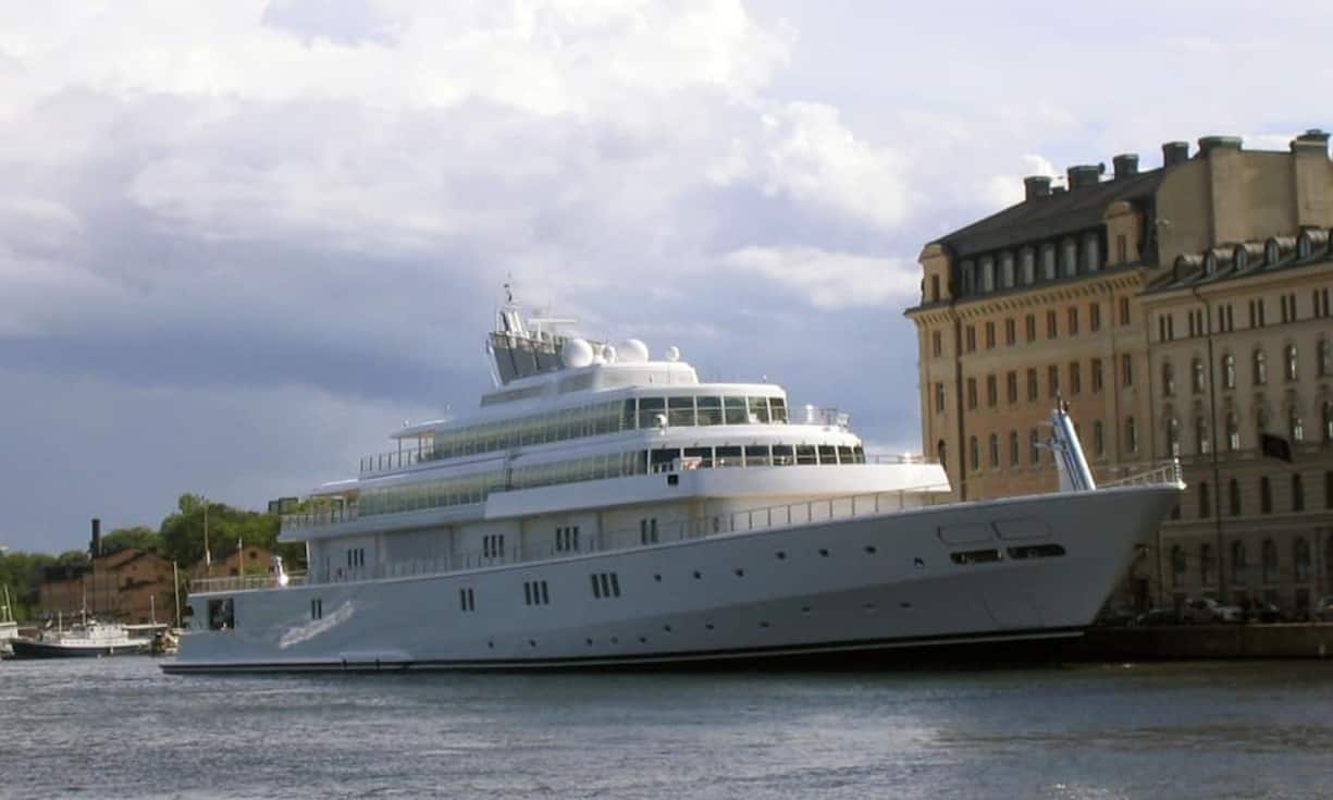 Platz 11: Rising Sun — 138 Meter Gebaut wurde die Rising Sun ursprünglich im Jahr 2004 für den Oracle Chef-Larry Ellison. Der verkaufte sie jedoch an den Musikproduzenten David Geffen und liess sich selbst eine neue Jacht bauen. Mac/Wikimedia/CC