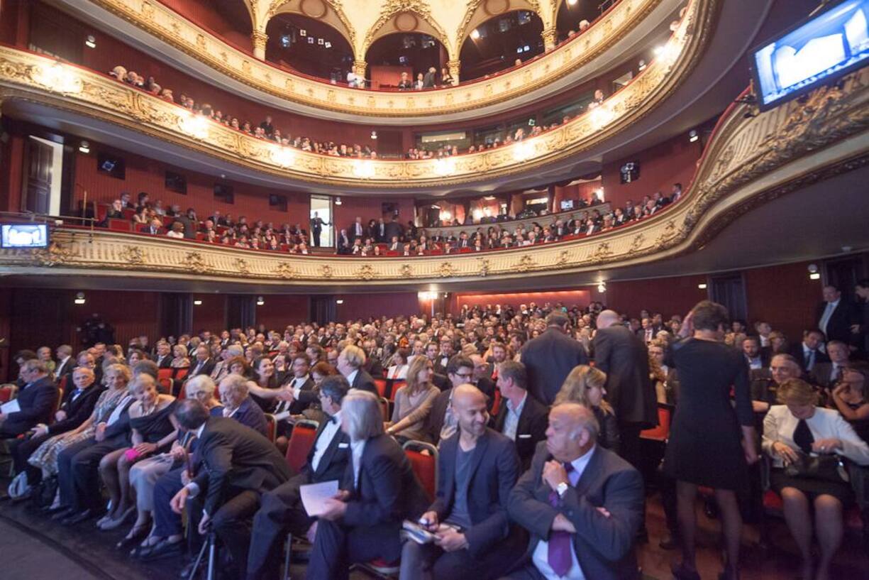 Mit 700 Gästen gefülltes Stadttheater Bern