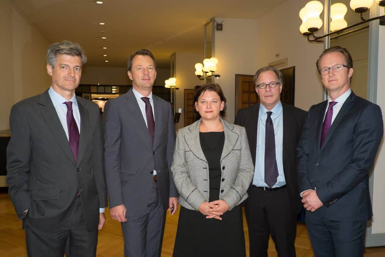 Unter der Leitung von BILANZ-Chefredaktor Dirk Schütz diskutierten zum Thema «Marktausblick»: Alan Zlatar, Senior Strategist,  Vontobel Asset Management; Dirk Schütz, Moderator; Anja Hochberg, Head Investment Strategy, Credit Suisse; Boris Zürcher, Direktor und Chefökonom, BAK Basel Economics AG; Christian Gattiker, Leiter Research und Chefstratege Bank Julius Bär & Co. AG