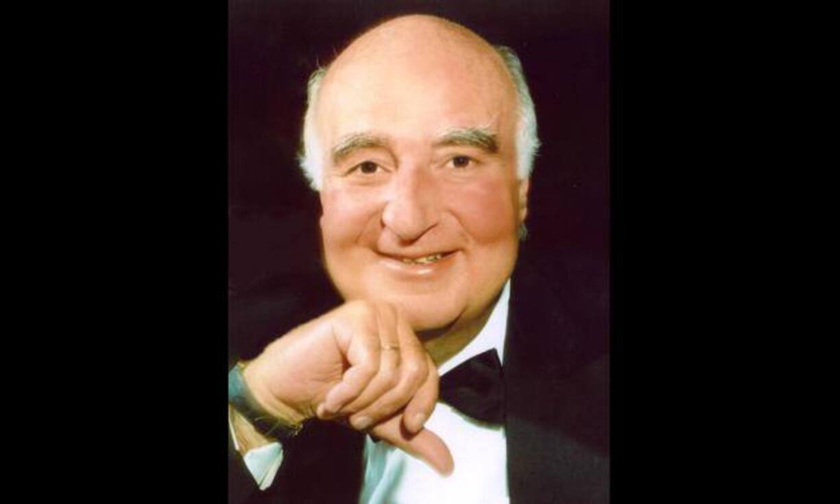 Der libanesisch-brasilianischer Bankier Edmond J. Safra arbeitete bis kurz vor seinem Tod für das Familienunternehmen. 26 Tage nach seinem Tod im Jahr 1999 wurde ein Bankkonto mit 4,6 Millionen Dollar von seiner Frau eröffnet. Dies ist nur eines von vielen Konten, welche die Safras bei der HSBC hatten.