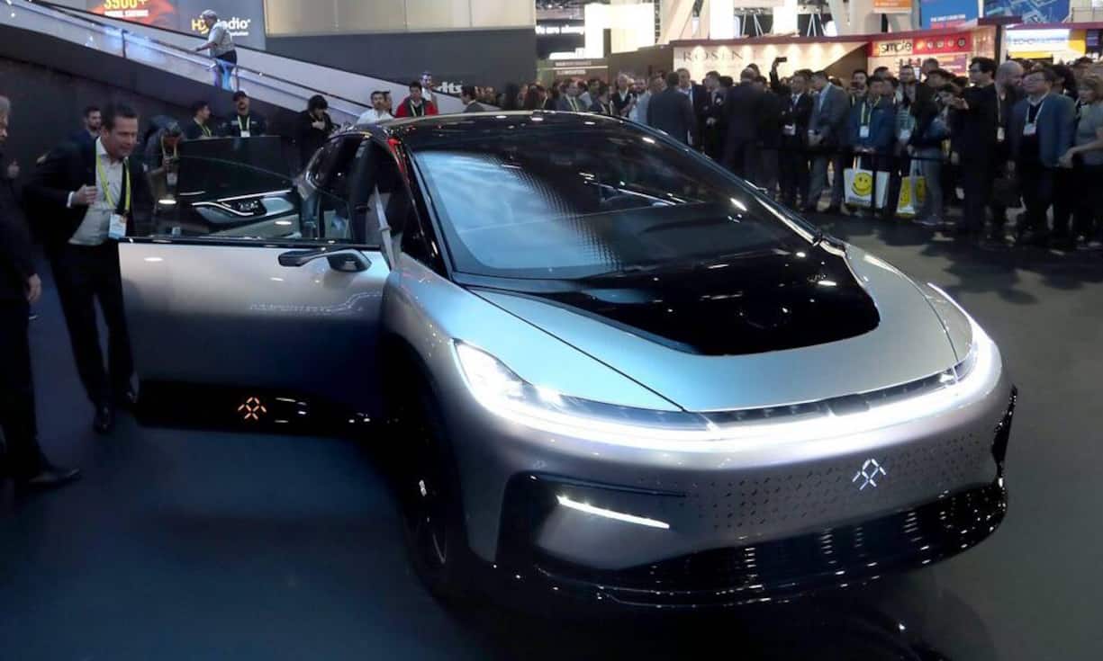 Faraday Future plant sein Modell FF91 im Jahr 2018 auszuliefern. Entwicklungschef Nick Sampson verkündigte aber bereits zur Vorstellung des Fahrzeugs den Anbruch einer «neuen Ära der Mobilität». Das Auto soll noch etwas schneller von 0 auf 100 beschleunigen als der Tesla Model 3.