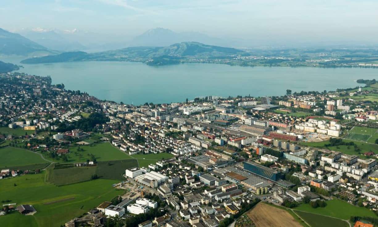 Die Stadt Zug von oben: Die Stadtverwaltung akzeptiert Bitcoin seit 2016 als Zahlungsmittel.