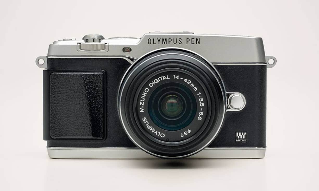 Olympus: Die digitale Neuinterpretation der berühmten Halbformat-Kamera: Olympus Pen E-P5; Preis der abgebildeten Version: 1399 Franken. (Bild: Tom Caffrey / Globe Photos / interTOPICS)