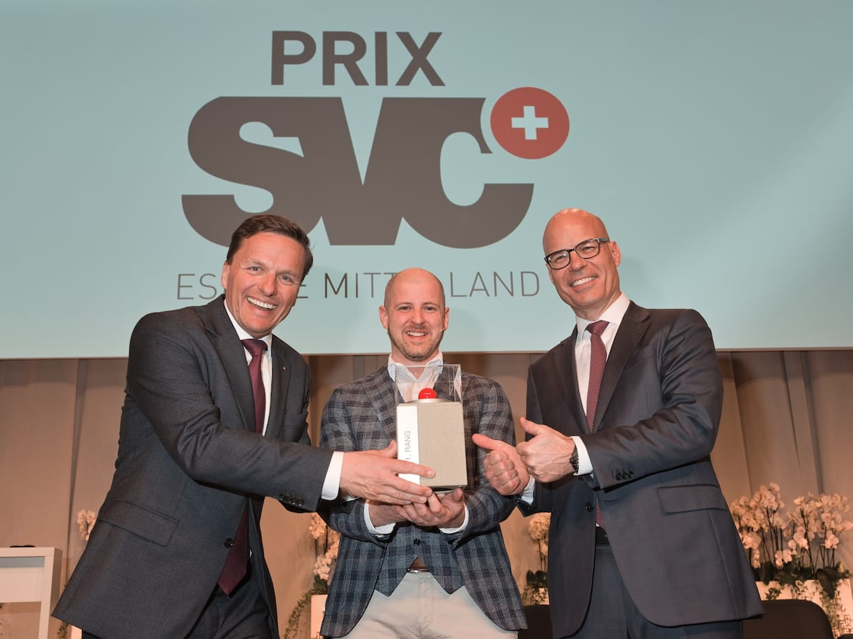 Andreas Gerber, PrÃ¤sident, Prix SVC Espace Mittelland;Milo Gasser, CEO, Asic Robotics AG;Didier Denat, Credit Suisse (Schweiz) SA