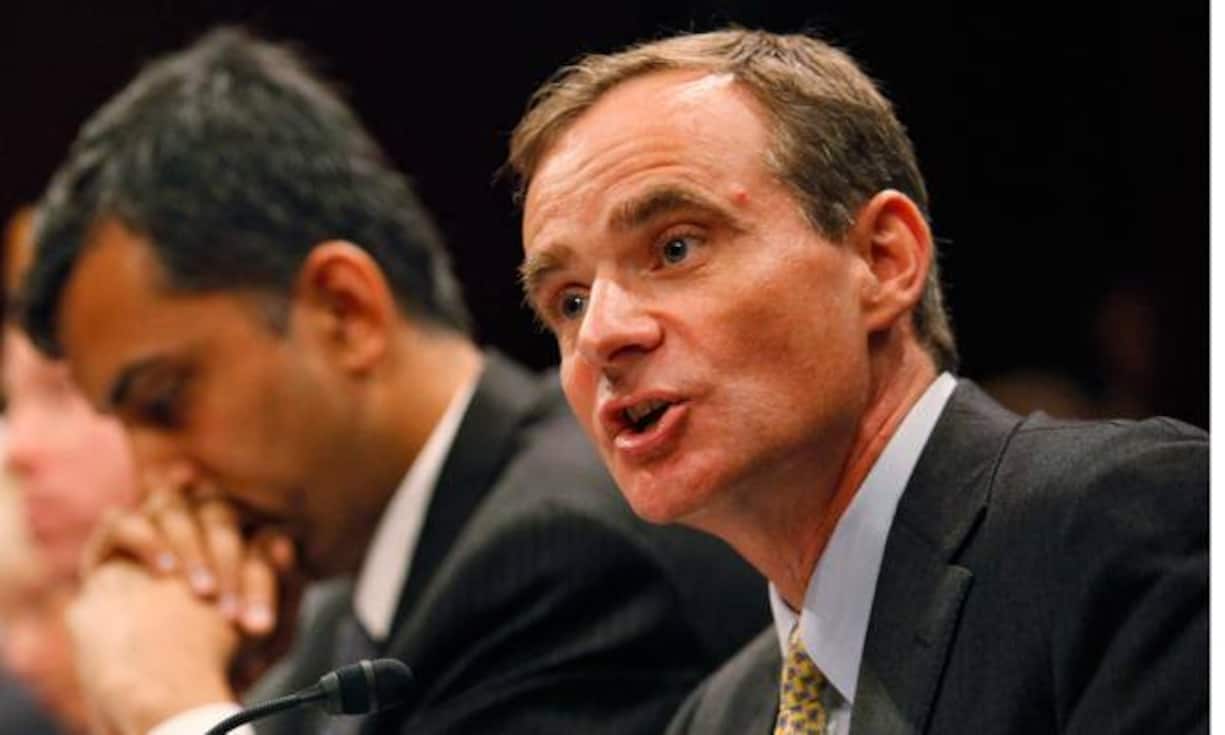 Der «Economist» hat ein Ranking der einflussreichsten Ökonomen der Welt erstellen lassen. Unter den Top-10 befinden sich hauptsächlich Amerikaner. So etwa Simon Johnson. Er ist Professor am MIT in Boston und war von 2007 bis 2008 Chefökonom beim Internationalen Währungsfonds. Er bezeichnete den Schweizer Top-Banker Josef Ackermann einst als «einen der gefährlichsten Bankmanager der Welt». Johnson belegt Platz 10 der einflussreichsten Ökonomen.