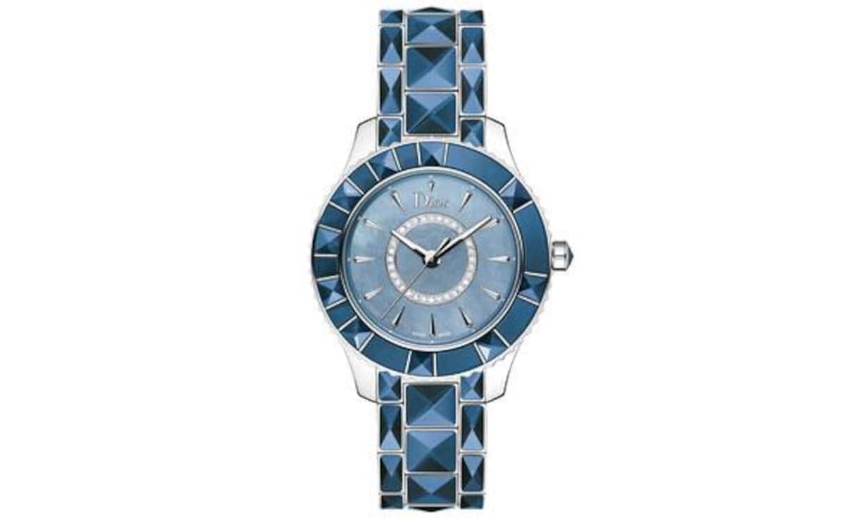 Christian’s Choice: Seit Christian Dior die nachkriegsbedingte Politik der Lizenzen aufgab und zu einer eigenen Fertigung überging, hat die Marke auch in der Uhrmacherei ernsthaft Fuss fassen können. Starke Stütze der Kollektion ist klar die Dior Christal. Sie erhält 2013 eine neue Version mit der eindrücklichen Christal Blue, in Anspielung auf die blauen Saphire auf Lünette und Armband. In Edelstahl: 5600 Franken.