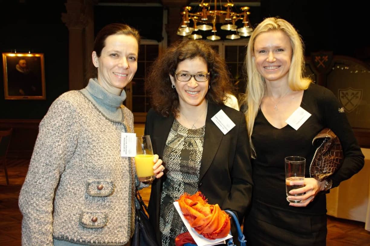 Carole Ackermann, Diamondscull AG; Nadine Balkanyi-Nordmann, Lexperience AG; Nataly Taranova, Geschäftsführerin, apricoz GmbH.