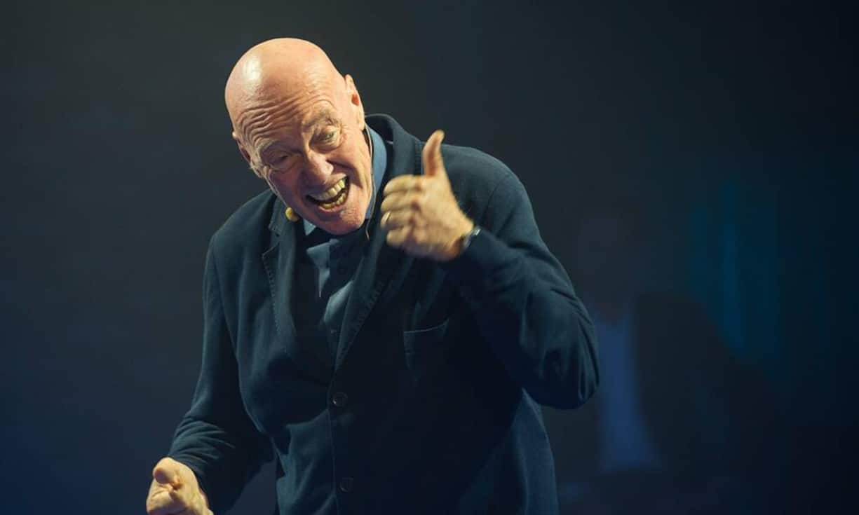 Mit Jean-Claude Biver verbindet ihn eine Uhrenkooperation. Die beiden lancierten vor drei Jahren die Zenith El Primero Chronomaster 1969 Tribute To The Rolling Stones, eine 10 000-Franken-Uhr. Bei der letzten Tournee trug die gesamte Band ausschliesslich Zenith am Handgelenk.
