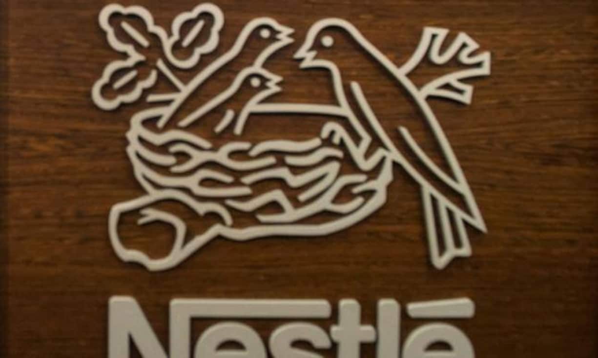 Schweizer Firmen sind im Ranking ebenfalls vertreten: Nestlé schafft es auf Rang 52. Die Firma mit den Nudel-Problemen in Indien verlor nicht etwa an Wert, sondern legte um 7 Prozent auf 8,6 Milliarden Dollar zu.