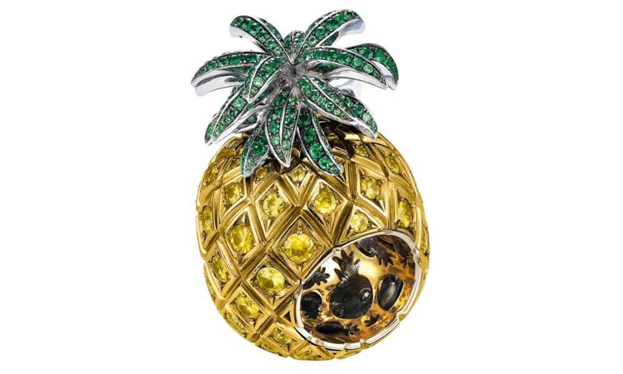 Ananasring von Chopard: Fruchtig und richtig süss, aus Gelbgold mit Tsavorit und Saphir.