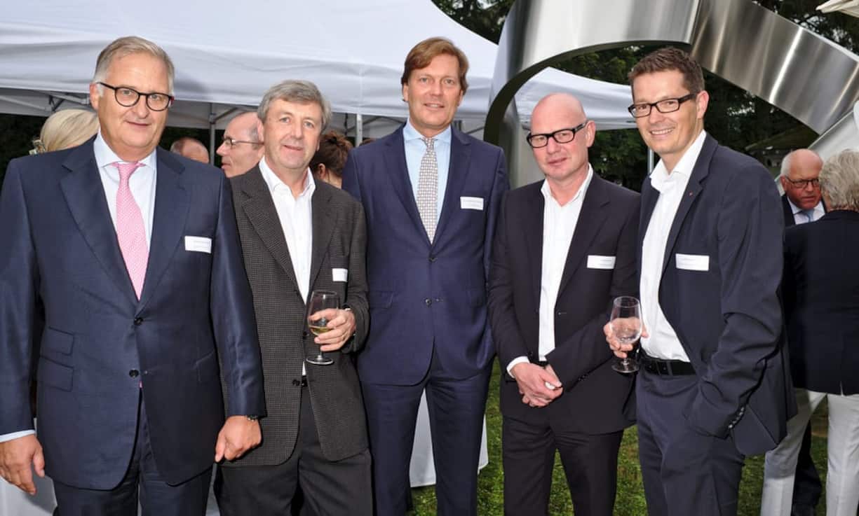 Stephan Reifferscheid, Partner, Knight Gianella & Partner AG;
Daniel Weder, CEO, Skyguide ;
Alexander Schmid-Lossberg, Axel Springer AG, Berlin;
Thomas Garms, Verlagsgeschäftsleiter, Axel Springer Schweiz;
Tobias Pogorevc, CFO, Helvetic Airways AG