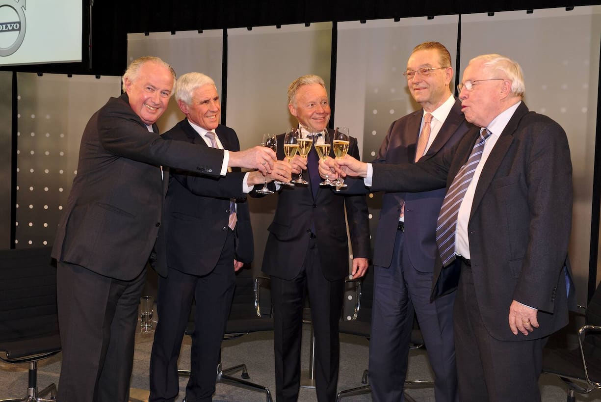 Ralph Büchi (m.) mit den vier Talk-Gästen Franz Humer, Rudolf Strahm, Oswald Grübel und Christoph Blocher (v.l.n.r.).