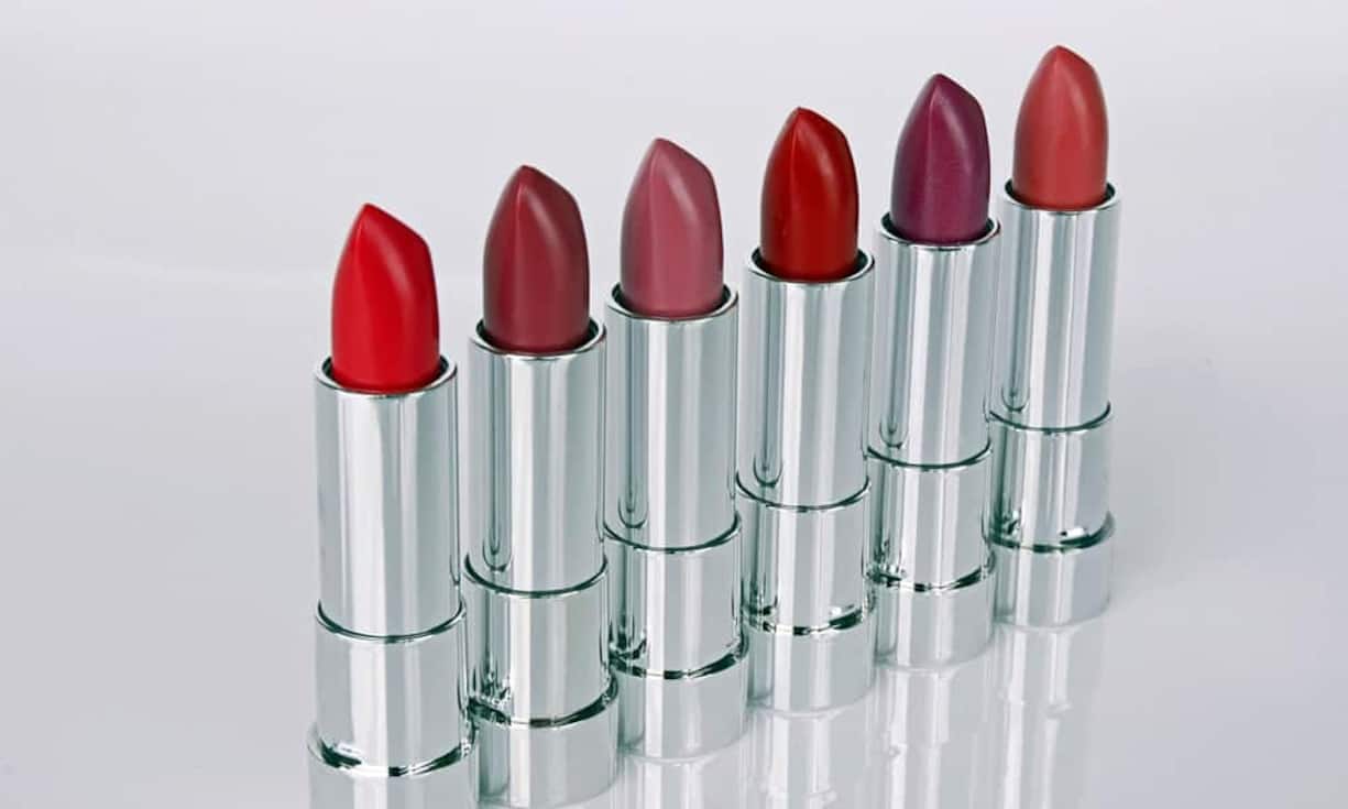 In Peru sind Lippenstifte ein Luxusgut, denn dort muss durchschnittlich 52.50 Euro hingeblättert werden für farbige Lippen. Überraschend günstig ist es in Dänemark mit 14.10 Euro. In der Schweiz ist man mit unter 40 Euro dabei. Pixabay