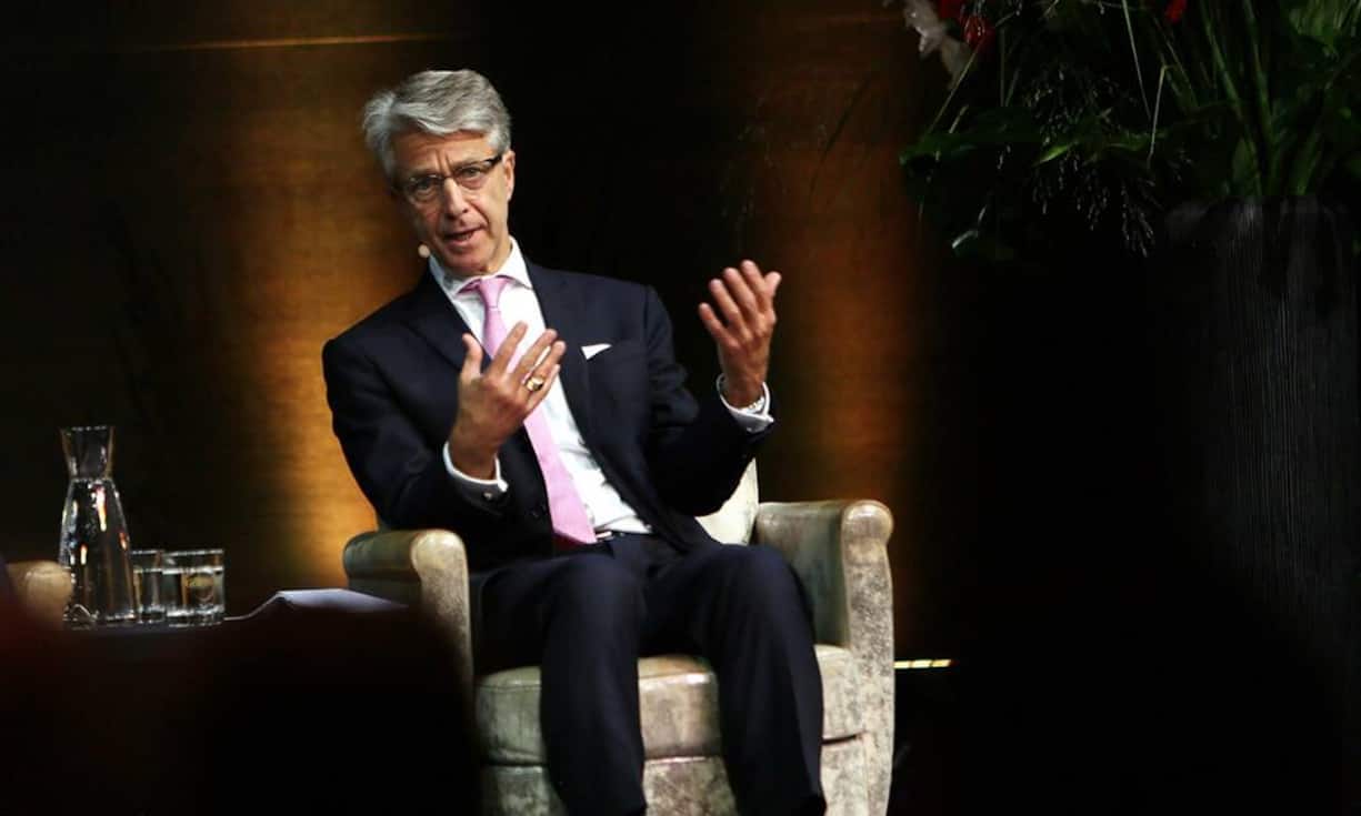 Herbert ScheidtPräsident Vontobel und Präsident BankiervereinigungMit der Übernahme des Präsidiums bei der Schweizerischen Bankiervereinigung (SBVg) dreht der Banker nochmals richtig auf. Angesichts der schwierigen Aufgaben, die für ihn dort anstehen, ist es gut, dass wenigstens bei seinem eigentlichen Job als Präsident der Privatbank Vontobel Ruhe herrscht. Die Bank läuft gut, die Gewinne sprudeln, CEO Zeno Staub treibt das Geschäft vorsichtig, aber gezielt weiter voran.