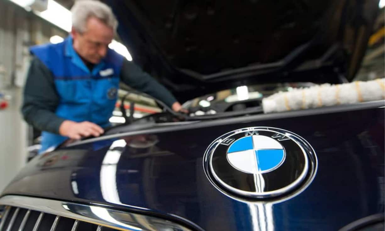 Besonders häufig langten die Diebe bei BMW zu: In 18,48 Prozent aller Diebstähle wurden Marken des deutschen Fabrikat gestohlen. Dabei wurden BMW und Audi nicht nur in absoluten Zahlen am häufigsten gestohlen. Die Allianz Suisse stellt bei diesen Marken auch eine höhere Diebstahlfrequenz fest. Das bedeutet: Besitzer eines BMW oder Audi tragen ein höheres Risiko, dass ihr Fahrzeug gestohlen wird, als zum Beispiel VW- oder Mercedes-Fahrer. Bilder: Keystone