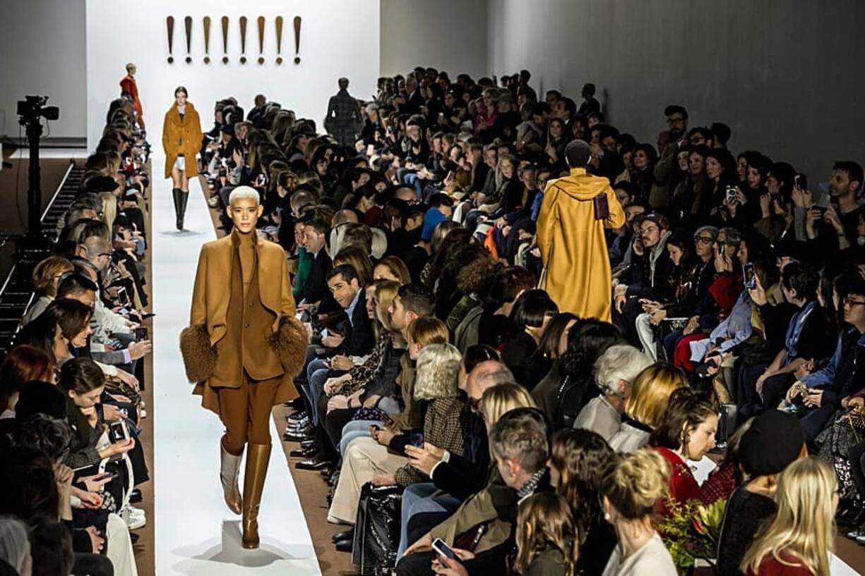 epa07411531 A model presents a creation from the Fall/Winter 2019/20 Women collection by Swiss designer Albert Kriemler for Akris fashion house during the Paris Fashion Week, in Paris, France, 03 March 2019. The presentation of the Women's collections runs from 25 February to 05 March. EPA/CHRISTOPHE PETIT TESSON