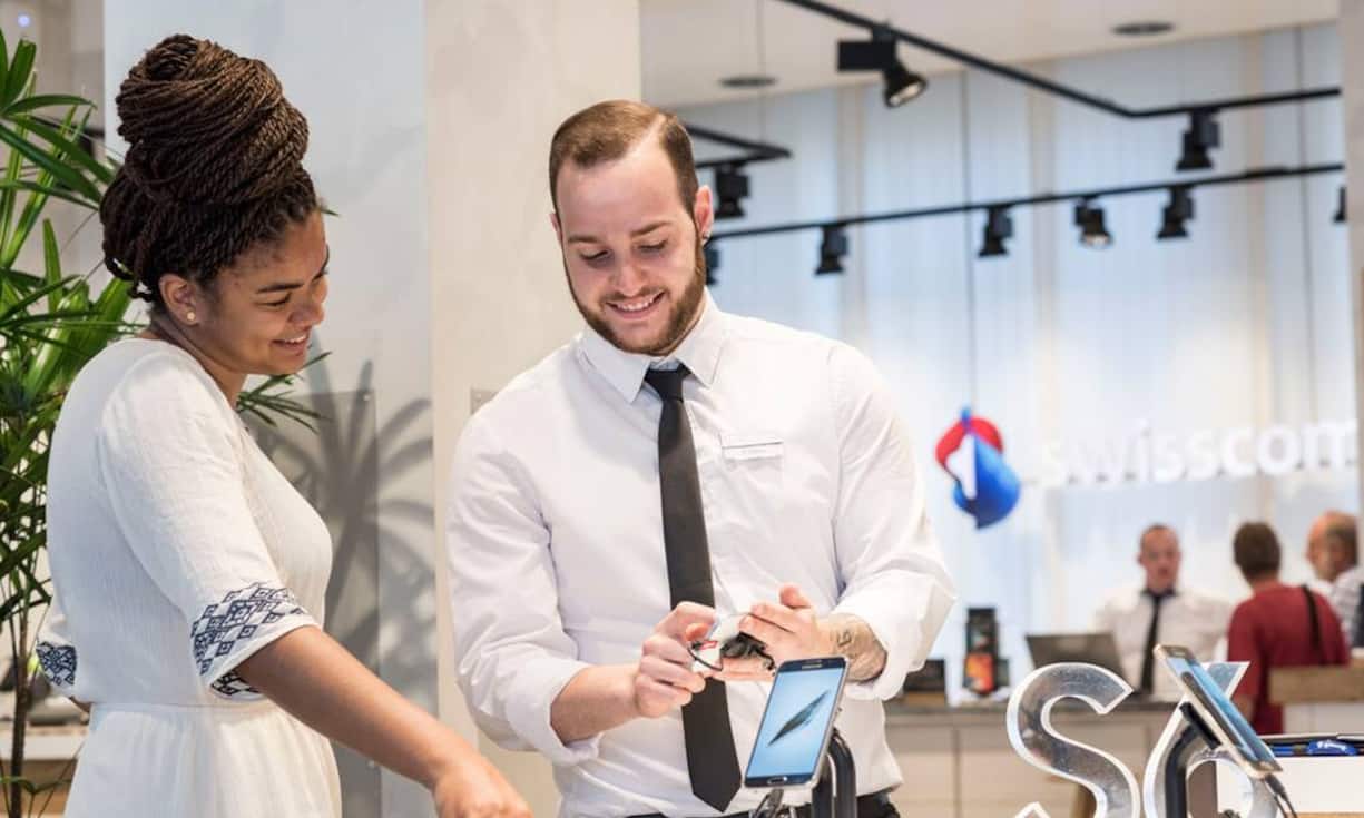 Bei den Informatik- und Telekomdiensten fällt die erwartete Lohnerhöhung für 2016 mit 1 Prozent am grössten aus. Das ist aber ein Drittel weniger als noch 2015. Mit einem Plus von 1,5 Prozent konnte sich die Branche dieses Jahr über die höchsten Anstieg beim Verdienst freuen.