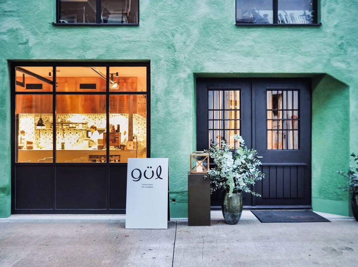 ELIF OSKANS RESTAURANT Das «Gül» im Zürcher Nightlife-Kreis 4 ist für die modernisierte Form der türkischen Küche bekannt. Immer bestens besucht.