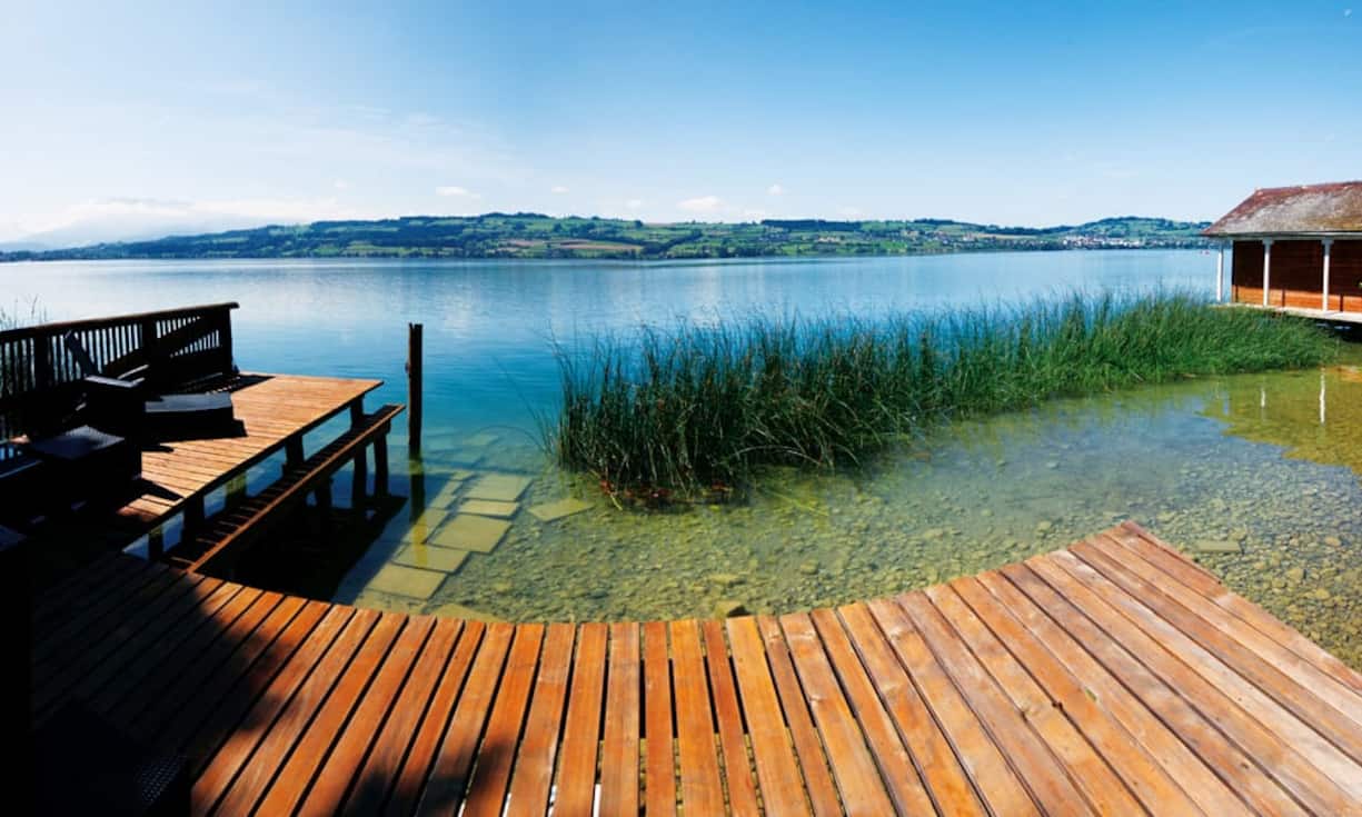 … zum Bad im See. Der Preis der Liegenschaft beträgt 4,5 Millionen Franken. (Quelle/Bilder:
Engel & Völkers)