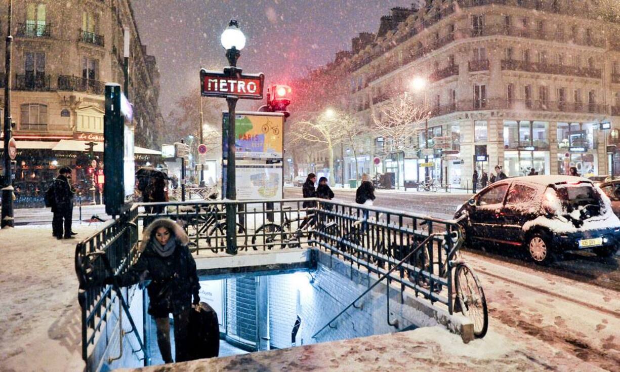 10. Paris, Frankreich: Noch knapp in die Liste geschafft hat es das zweitgrösste Metro-System von Europa. Im Jahr 2013 wurde in Paris eine Passagierzahl von 1,541 Milliarden aufgezeichnet. Die Metropolitaine wurde bereits 1900 eröffnet und gehört zu den ältesten Transportsystemen im Untergrund der Welt.
Die Zahlen basieren auf Auswertungen der letzten Jährlichen Passagier-Zahle ausgewertet durch Railway-technology.com.