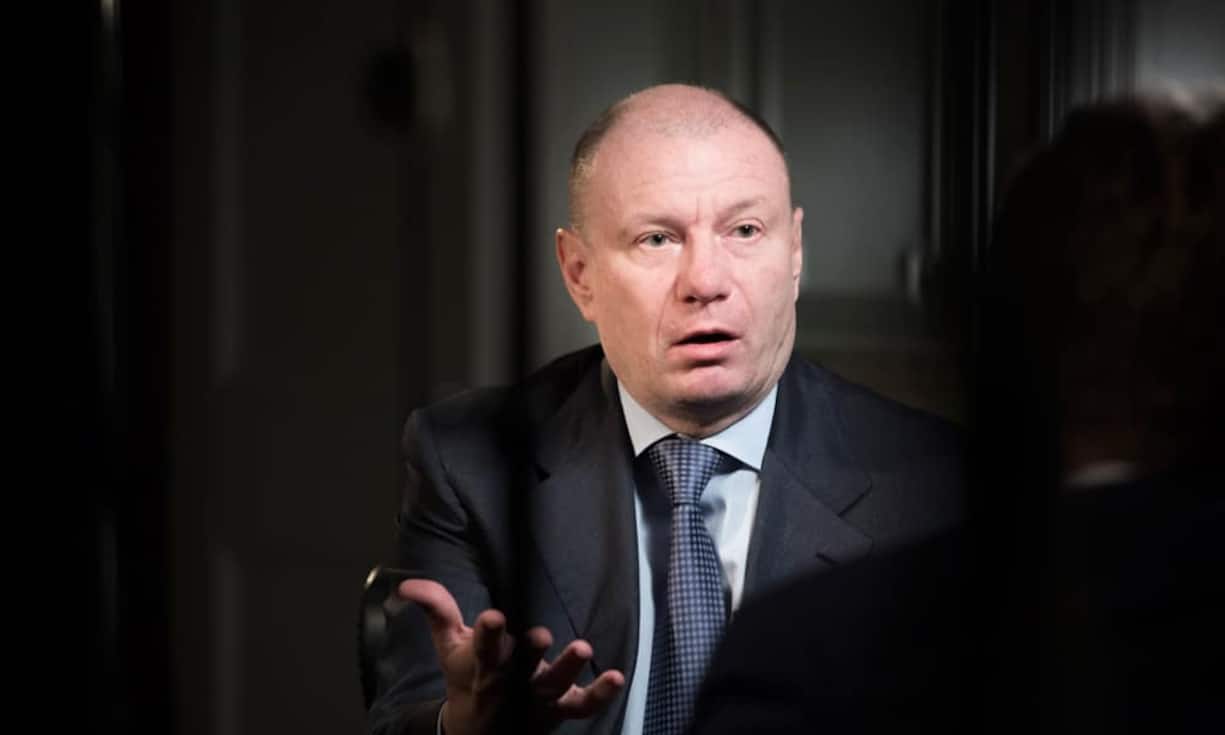 Wladimir Potanin besitzt ein geschätztes Vermögen von rund 15 Milliarden Dollar. Seine Ex-Frau Natalia will nach 30 Ehejahren die Hälfte davon – 7,5 Milliarden Dollar. Das wären 250 Millionen Dollar pro Ehejahr. Unterm Strich stünde damit die teuerste Scheidung aller Zeiten.