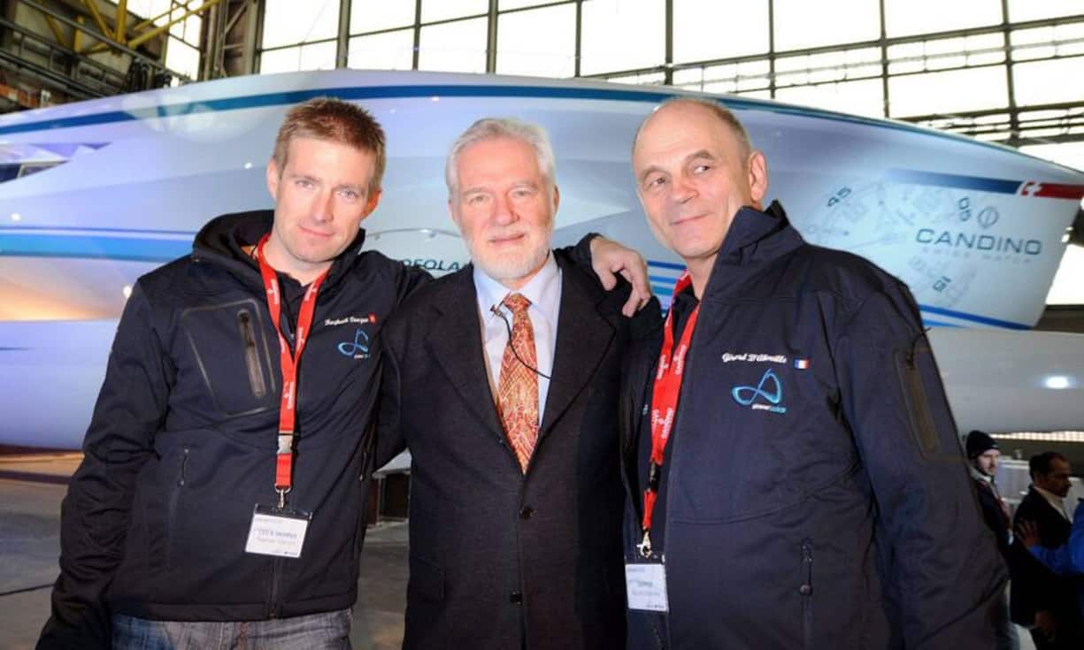 Platz 5: Erben Wella mit Wohnsitz im Kanton Freiburg. Branchen: Beteiligungen und Kunst. Vermögen: 4,74 Milliarden Franken. Auf dem Bild zu sehen ist Milliardenerbe Immo Ströher (Mitte) mit dem Schweizer Skipper Raphaël Domjan (li.) und dem Franzosen Gerard d'Aboville (re.).Keystone