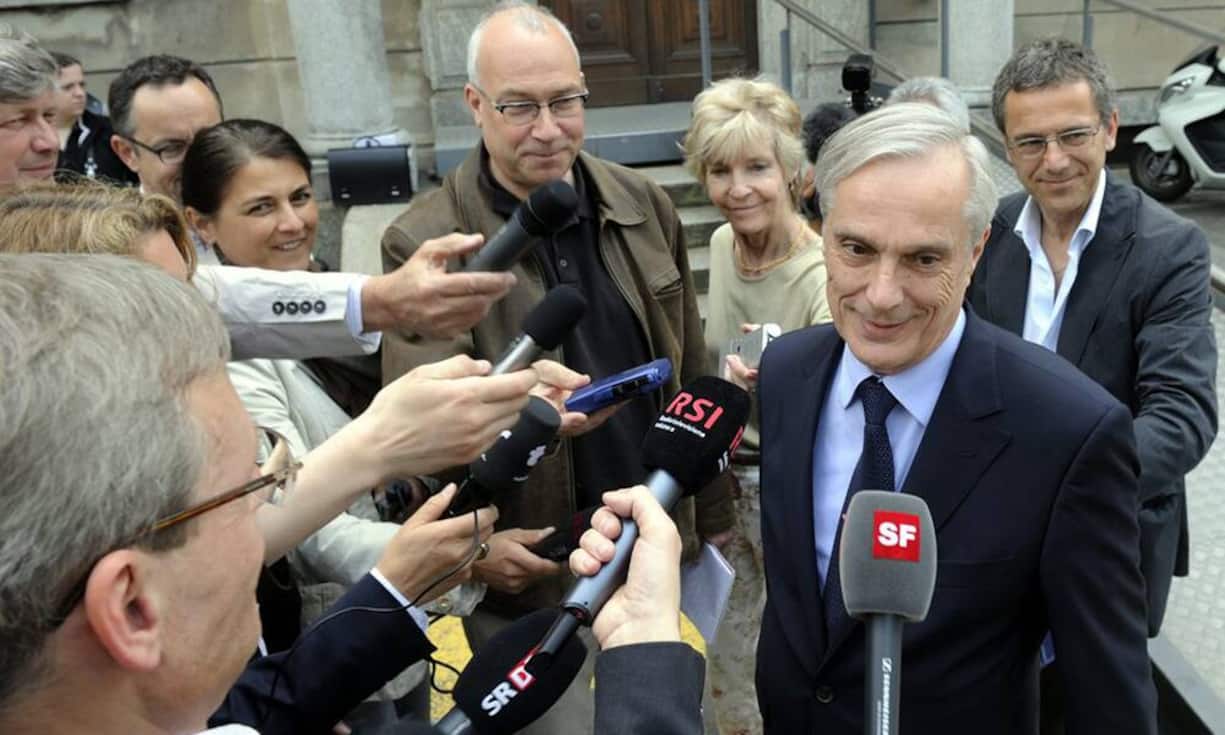 Lorenz ErniStrafverteidiger, Erni Brun ForrerWer Strafverteidiger Lorenz Erni beauftragt hat, fürchtet nicht selten um Job und Ansehen. Längst gilt er unter Managern, die sich einer Strafuntersuchung ausgesetzt sehen, als erste Wahl. Oder auch als letzte Hoffnung.  Die Liste seiner prominenten Klienten würde ein «Who is who»-Buch füllen.