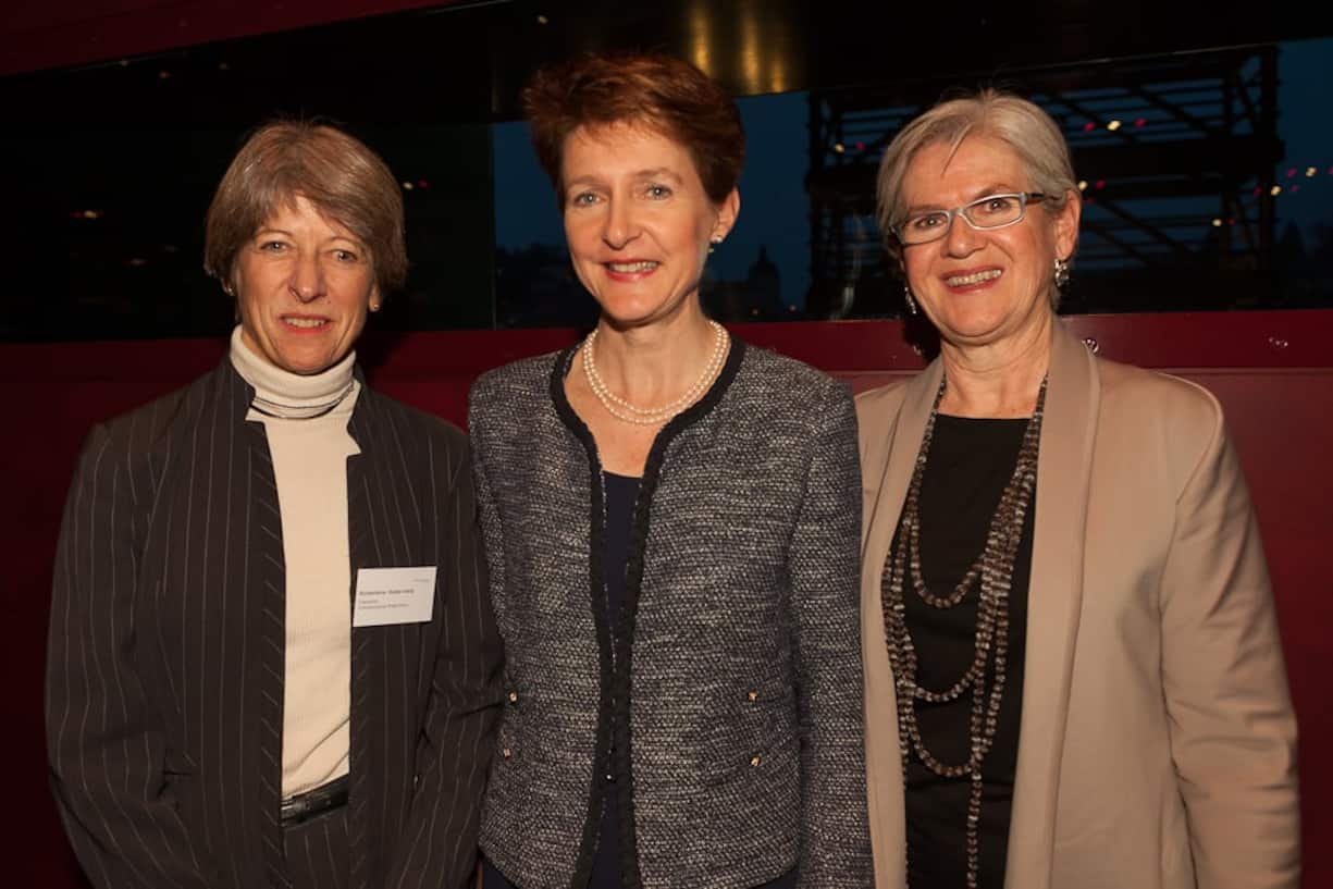 Annemarie Huber-Hotz, Präsidentin Schweizerisches Rotes Kreuz; Simonetta Sommaruga, Bundesrätin; Yvonne Schärli-Gerig, Regierungsrätin Kanton Luzern, Justiz- und Sicherheitsdepartement