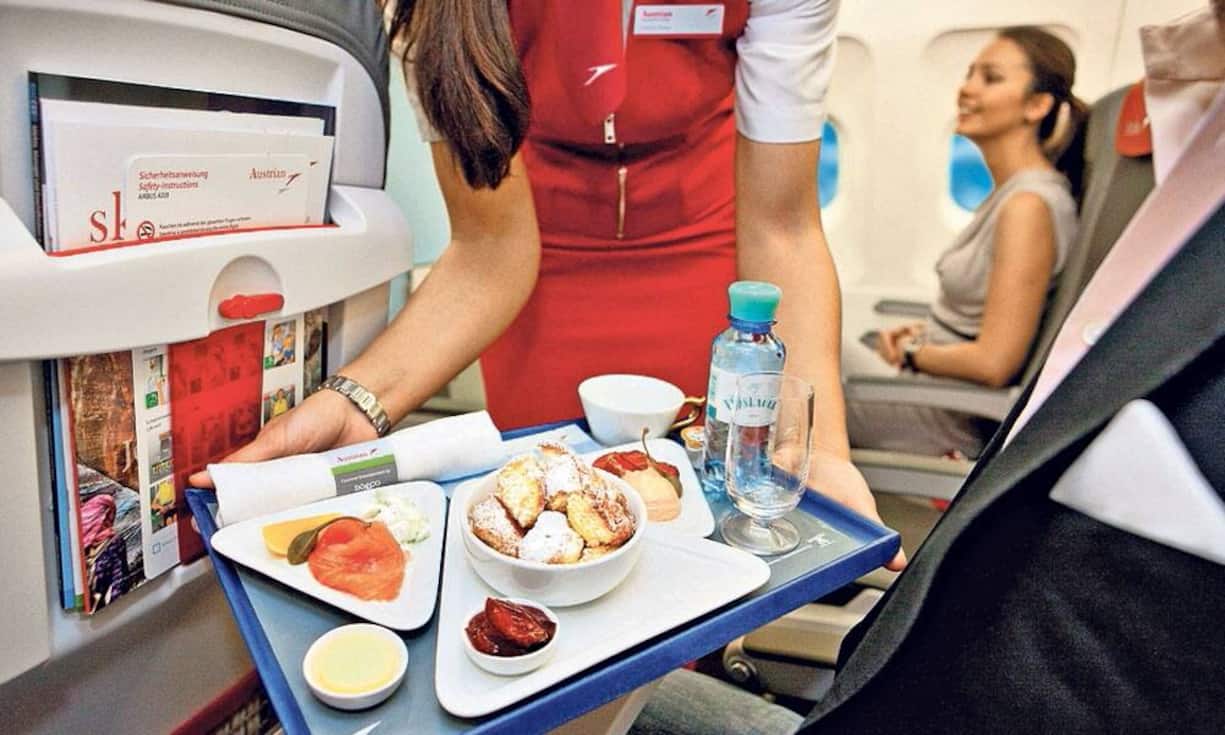 Business-Class-Auktion: Nach der Langstrecke lanciert Austrian Airlines ihr Smart Upgrade auch auf Europa-Flügen. Passagiere geben ihr Gebot für die Business Class online ab und erfahren 72 Stunden vor Abflug, ob sie den Zuschlag erhalten – Voraussetzung ist ein gebuchtes Economy-Ticket. Smart Upgrade auf Europa-Flügen ersteigern. Preis je nach Gebot