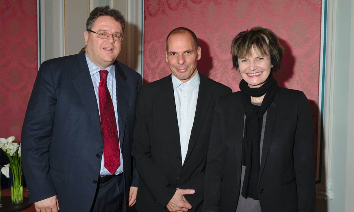 Oliver Stoldt, Gastgeber;
Yanis Varoufakis, ehemaliger Griechischer Finanzminister;
Micheline Calmy-Rey, Professorin, Uni Genf